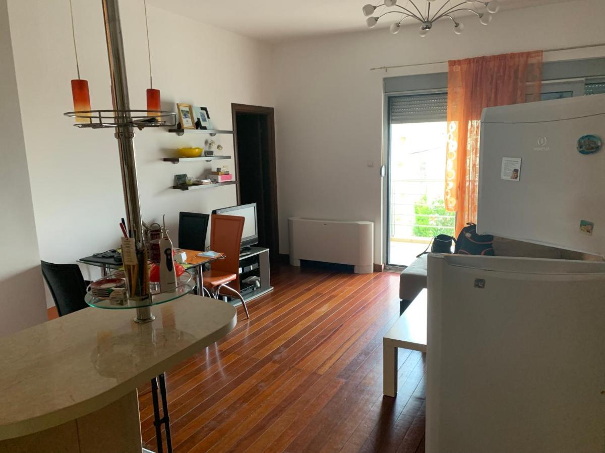 Apartment With Swimmingpool, Seaview And Large Terrace, 1St Floor, Min 2 Persons Dobrota Extérieur photo