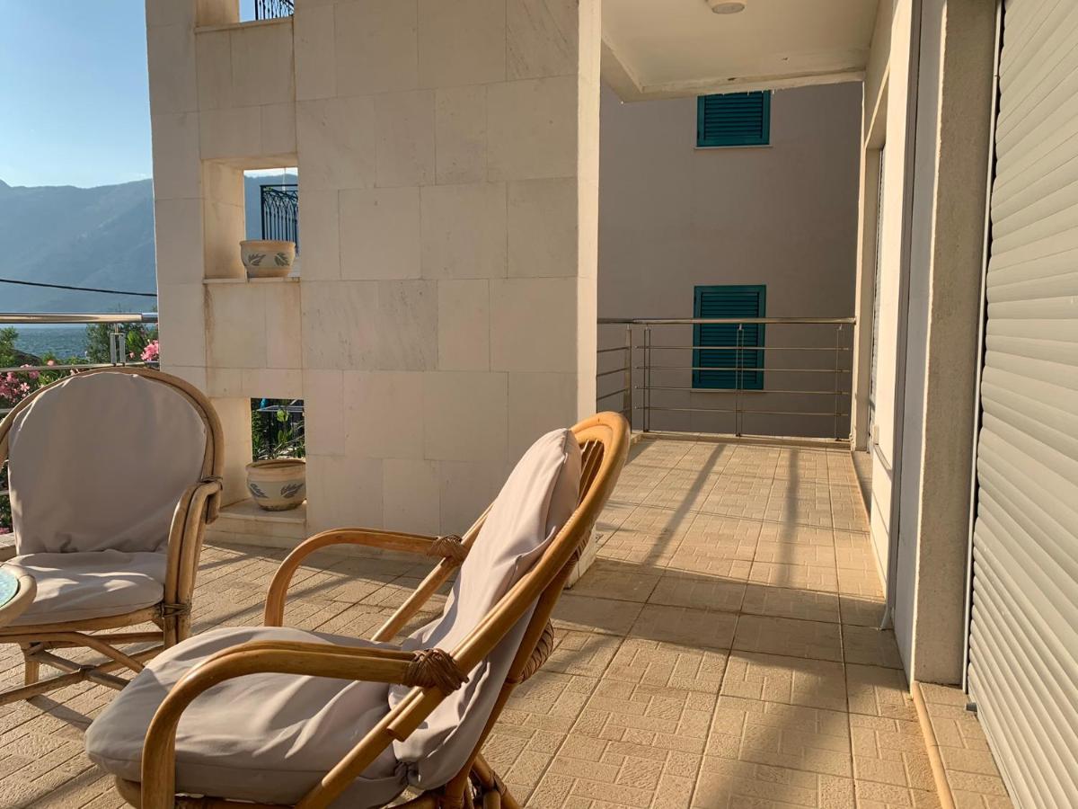 Apartment With Swimmingpool, Seaview And Large Terrace, 1St Floor, Min 2 Persons Dobrota Extérieur photo