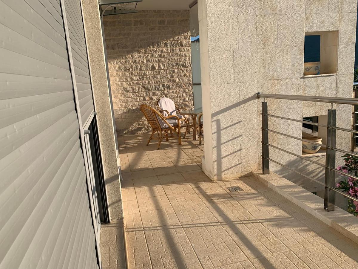 Apartment With Swimmingpool, Seaview And Large Terrace, 1St Floor, Min 2 Persons Dobrota Extérieur photo
